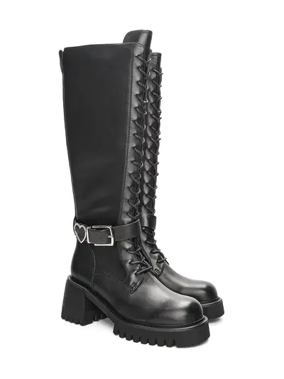 Кожаные сапоги со шнуровкой